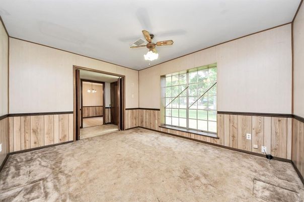 Empty room, Interior