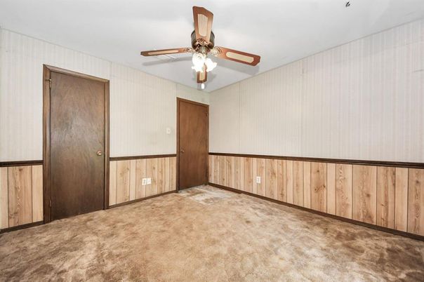 Empty room, Interior