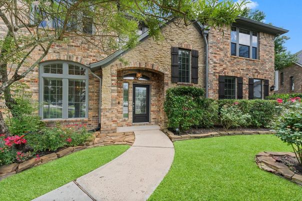Exterior, Facade, Brick Facade, Brick Traditional