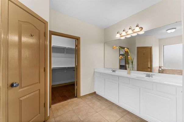 Bathroom, Dual Sink Vanities, Interior, Walk-in Closets