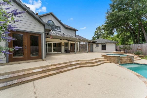 Exterior, Pool