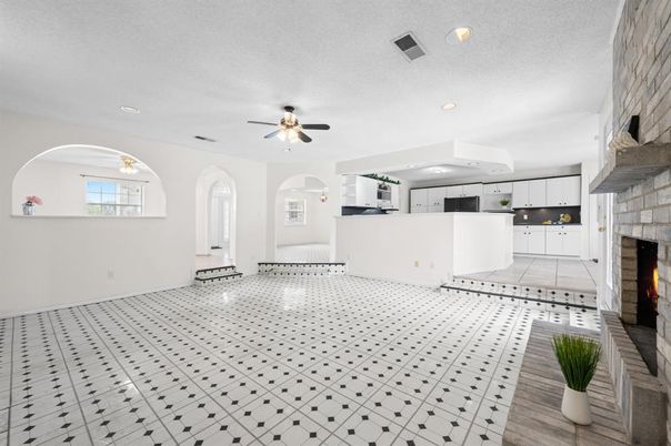Fireplace, Interior, Kitchen, Recessed Lighting