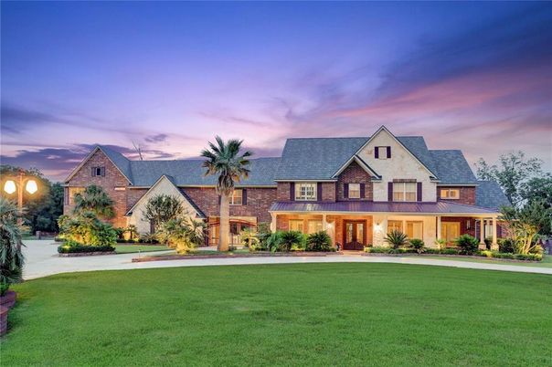 Backyard, Exterior, Facade, Farmhouse
