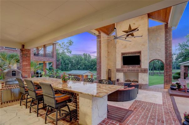 Exterior, Fireplace
