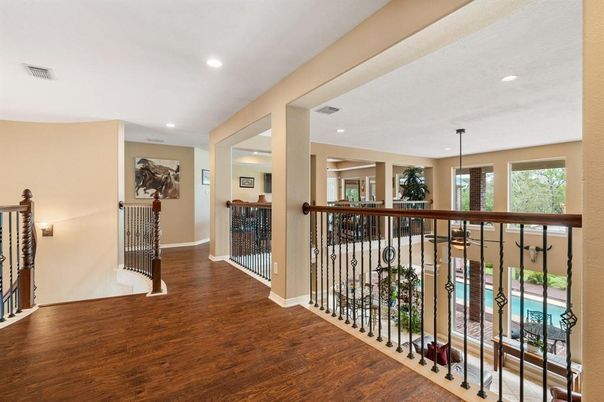 Interior, Recessed Lighting, Wood Texture Flooring