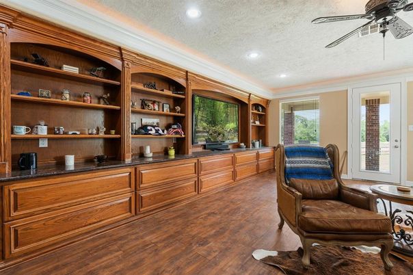 Interior, Recessed Lighting, Wood Texture Flooring