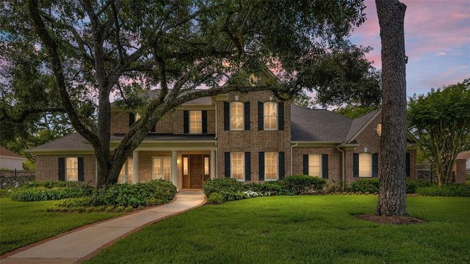 Backyard, Exterior, Facade, Brick Facade, Georgian