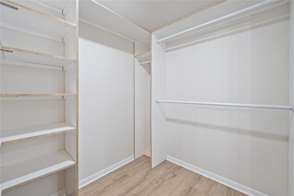 Interior, Walk-in Closets, Wood Texture Flooring