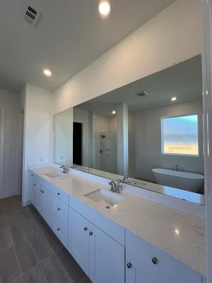 Bathroom, Dual Sink Vanities, Interior, Recessed Lighting