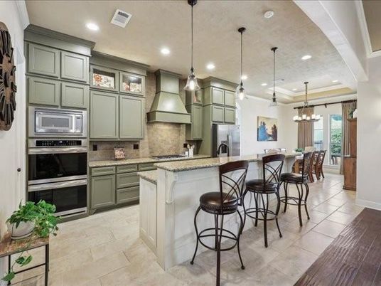 Chandelier, Dining room, Interior, Kitchen, Pendant Lights, Recessed Lighting, Stainless Steel Appliances