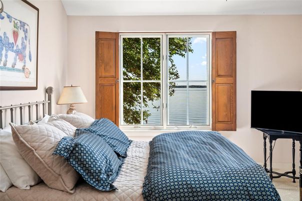 Bedroom, Interior, Water