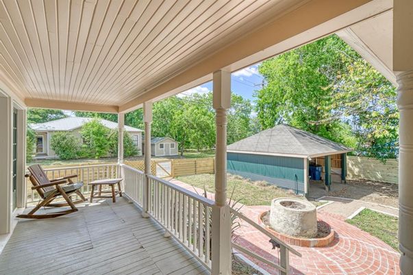 Backyard, Detached Garage, Exterior