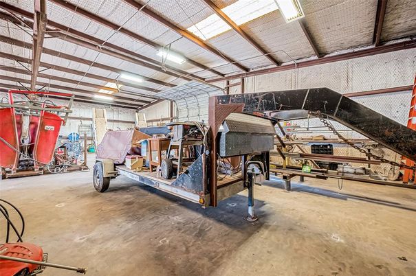 Garage, Interior