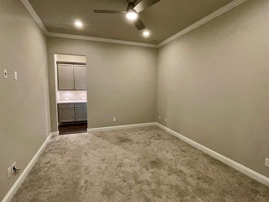 Empty room, Interior, Recessed Lighting