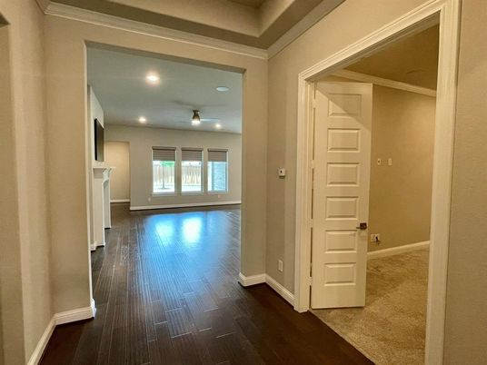 Empty room, Interior, Recessed Lighting, Wood Texture Flooring