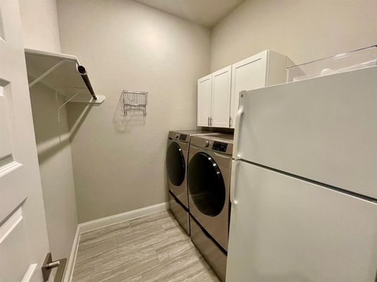 Interior, Washer, Wood Texture Flooring