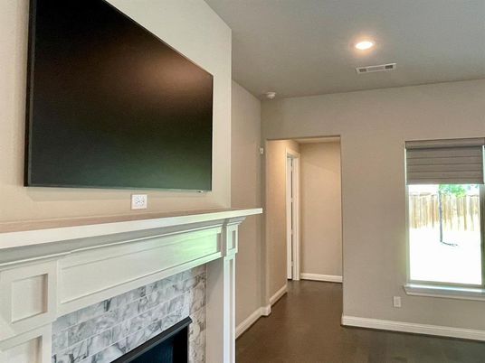 Fireplace, Interior, Recessed Lighting