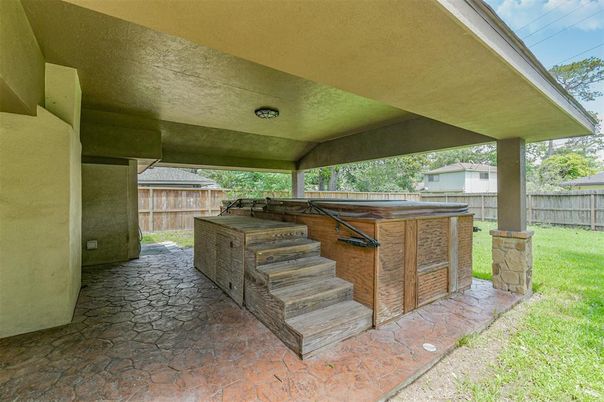 Exterior, Hot Tub