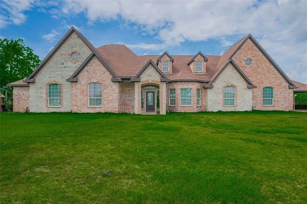 Backyard, Exterior, Facade, Brick Facade, Brick Traditional