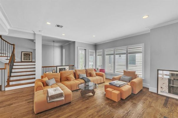 Interior, Living room, Pendant Lights, Recessed Lighting, Wood Texture Flooring