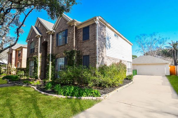 Detached Garage, Exterior, Facade, Brick Facade, Brick Traditional