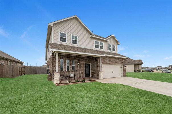 Attached, Exterior, Facade, Brick Facade, Farmhouse