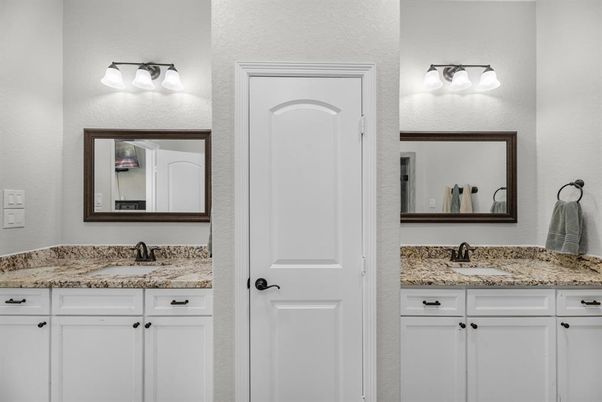 Bathroom, Dual Sink Vanities, Interior
