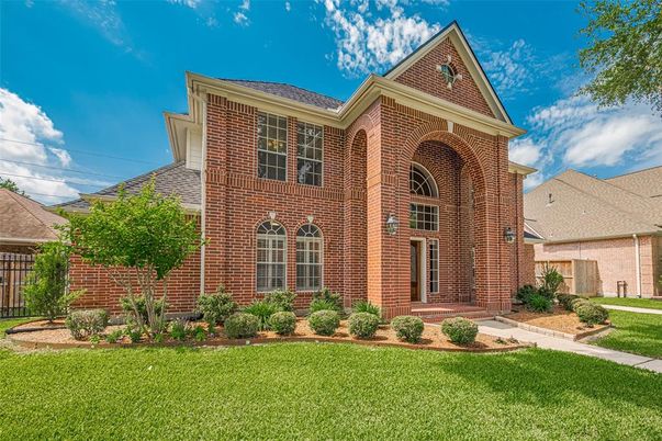 Exterior, Facade, Brick Facade, Brick Traditional