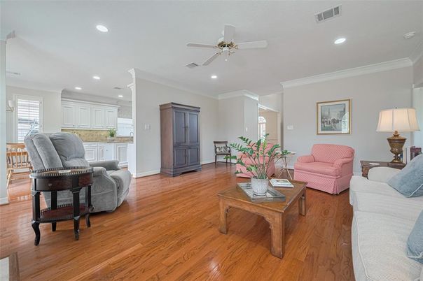 Interior, Living room, Recessed Lighting, Wood Texture Flooring