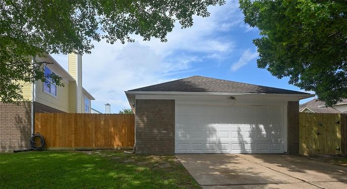 Detached Garage, Exterior