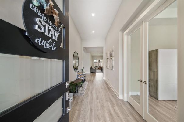 Interior, Recessed Lighting, Wood Texture Flooring
