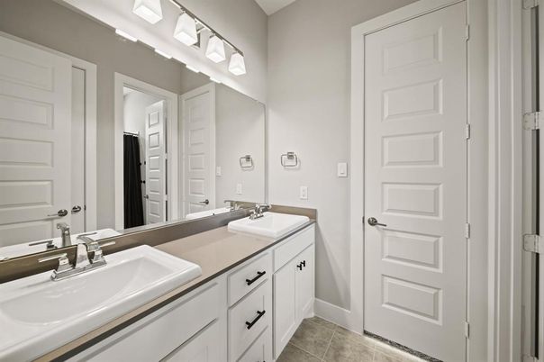 Bathroom, Dual Sink Vanities, Interior