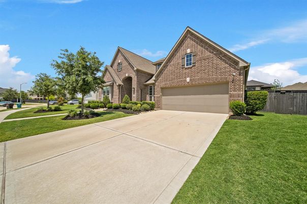 Attached, Exterior, Facade, Brick Facade, Brick Traditional