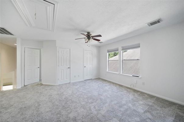 Empty room, Interior