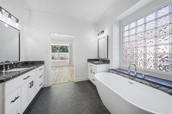 Bathroom, Dual Sink Vanities, Free Standing Baths, Interior