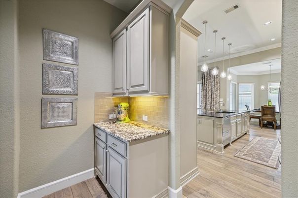 Dining room, Interior, Kitchen, Pendant Lights, Recessed Lighting, Wood Texture Flooring