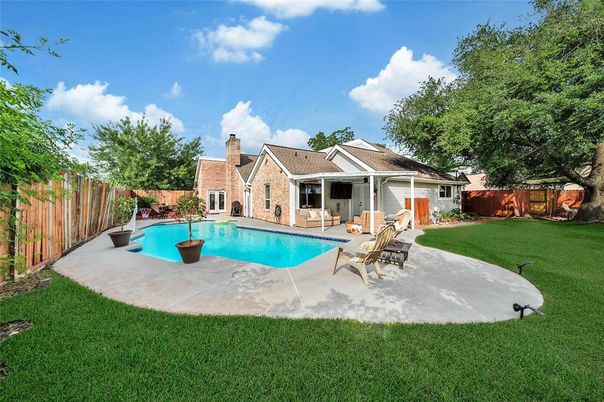 Backyard, Exterior, Pool
