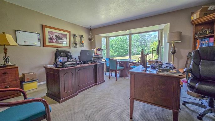 Home Office, Interior