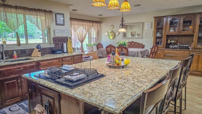 Dining room, Interior, Kitchen, Pendant Lights, Recessed Lighting, Wood Texture Flooring