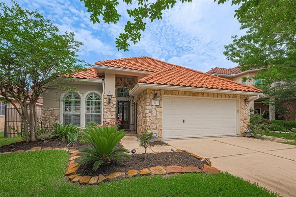 Attached, Exterior, Facade, Mediterranean