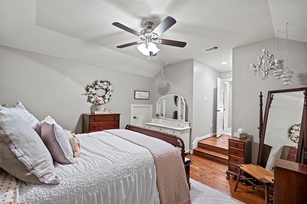 Bedroom, Interior, Pendant Lights, Recessed Lighting, Wood Texture Flooring