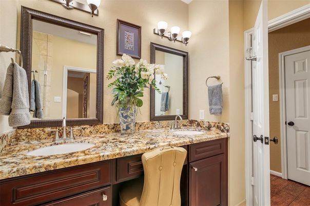 Bathroom, Dual Sink Vanities, Interior