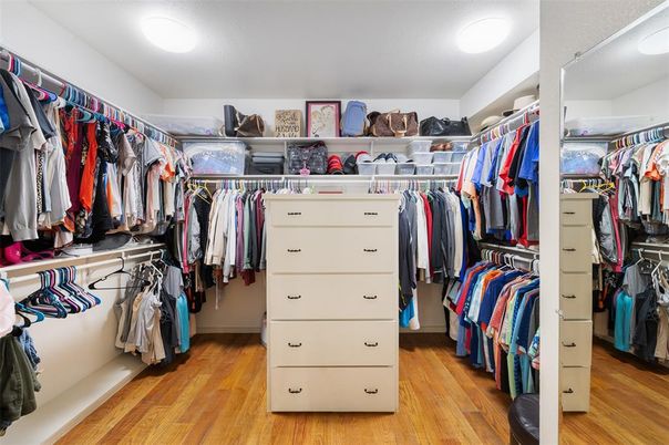 Interior, Walk-in Closets, Wood Texture Flooring