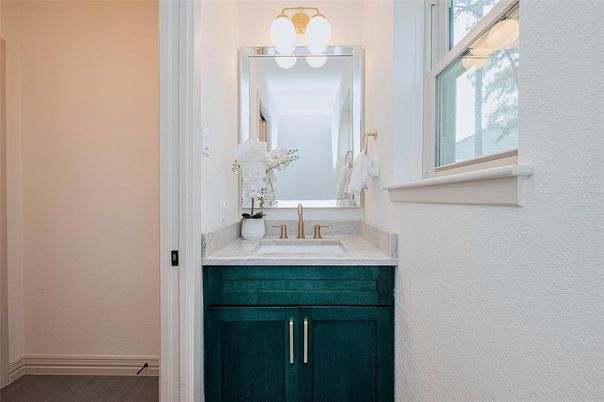 Bathroom, Interior, Tile Countertops