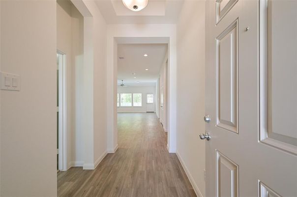 Interior, Recessed Lighting, Wood Texture Flooring