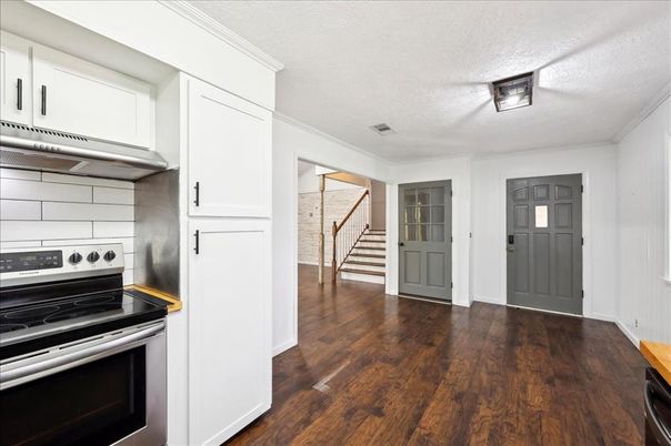 Interior, Kitchen, Stainless Steel Appliances, Wood Texture Flooring