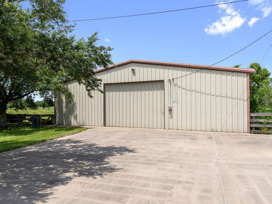 Detached Garage, Exterior