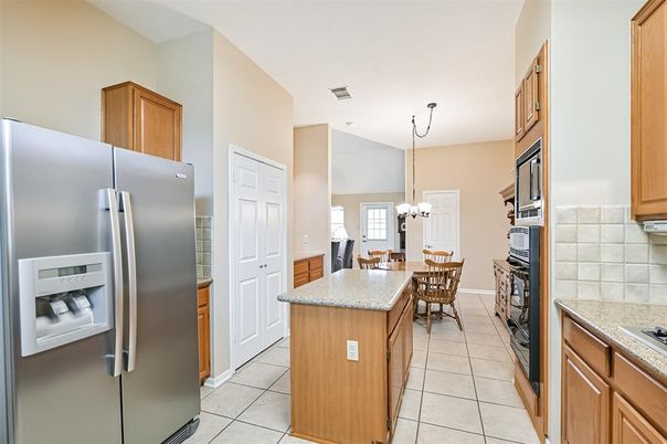 Chandelier, Dining room, Interior, Kitchen