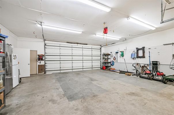 Garage, Interior