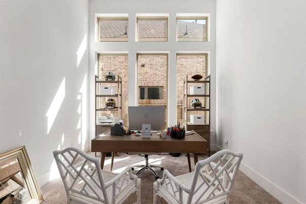 Home Office, Interior